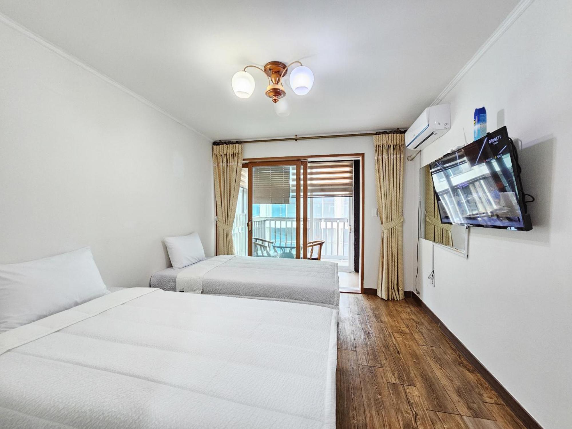 Seongsan Sunrise Pension Seogwipo Exterior foto